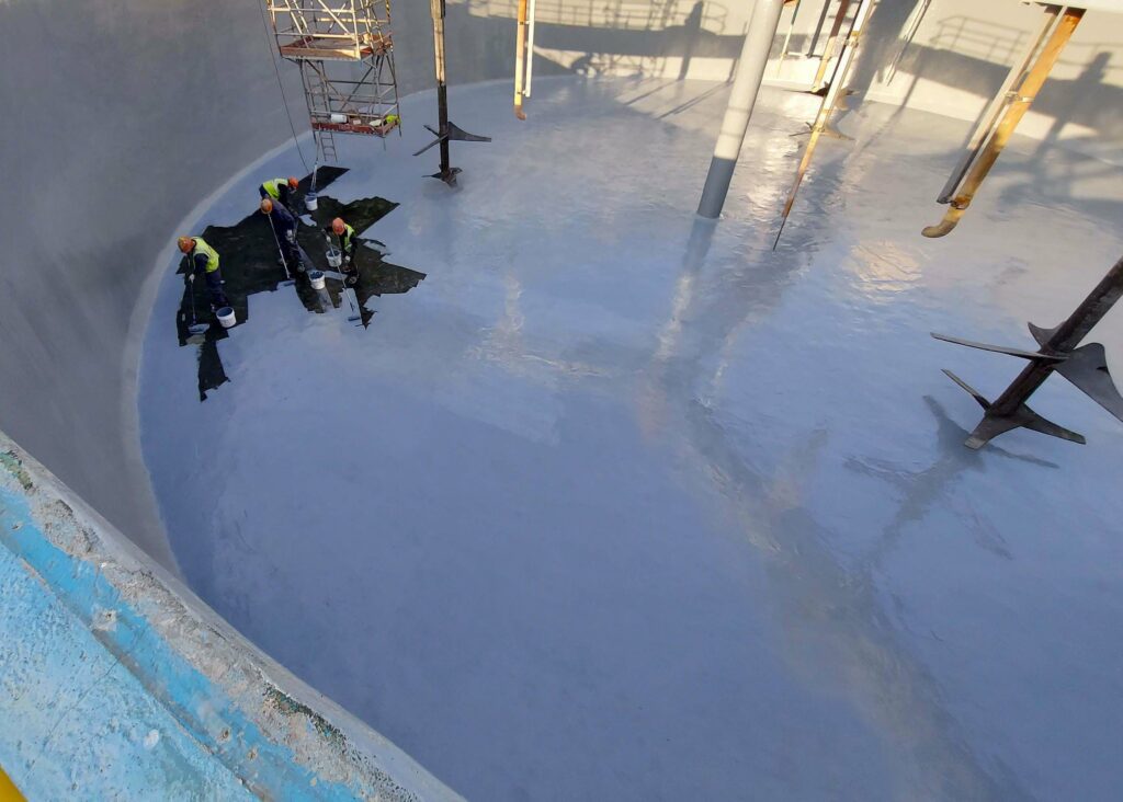 Devcon® Epoxy Coat™ 7000 AR & Devcon Epoxy Concrete Sealer Protect Primary Wastewater Tank from Acid Attack