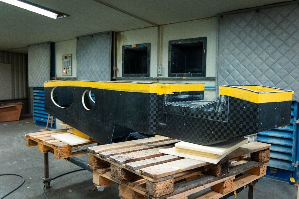 After this we prepare the occupant space for the glue step. We have a carbon layup of carbon + Rohacell + carbon.