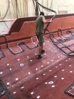 Structural adhesive bonding in recreational boat building